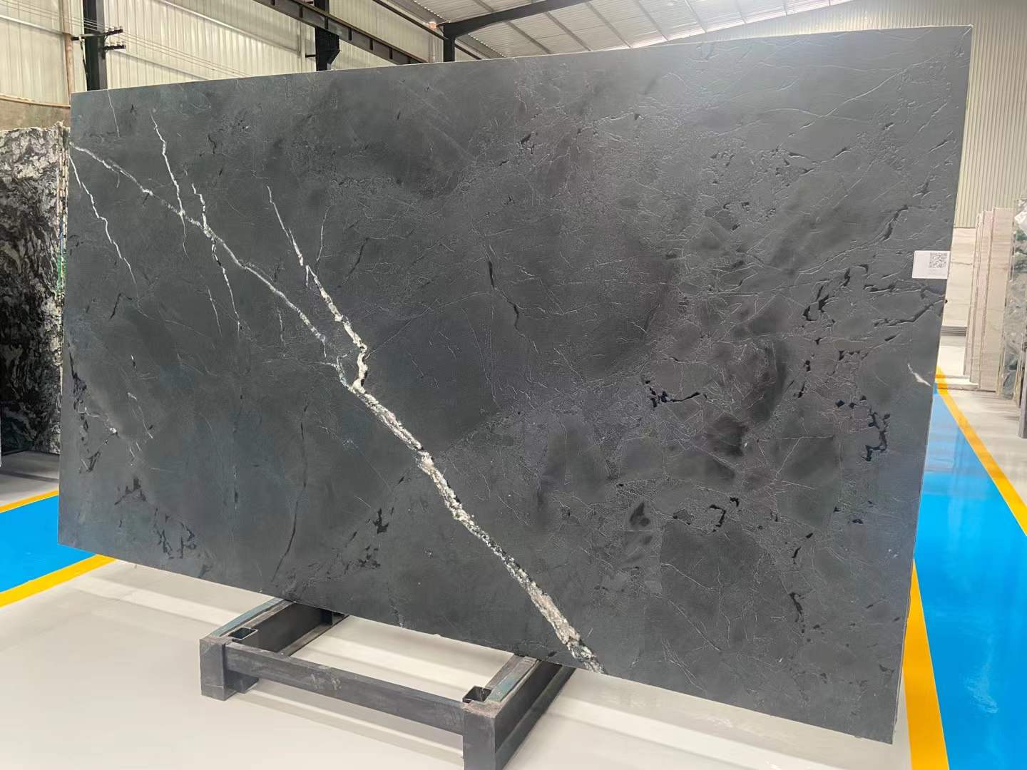 2. Negresco Black Quartzite (2)
