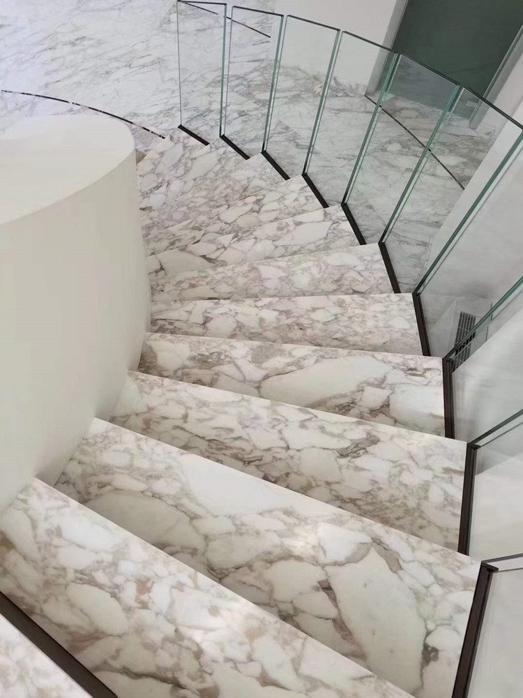 2.Calacatta Oro Marble Stair Tiles