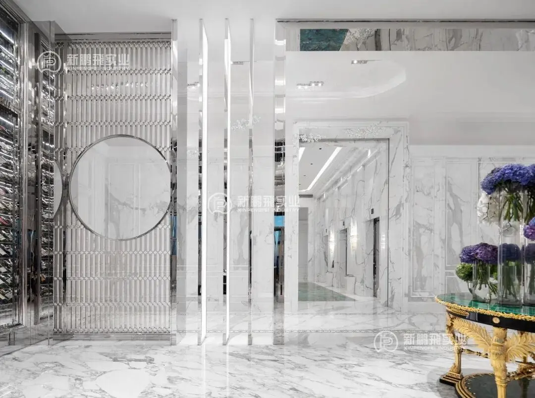 2. Calacatta Marble Wall and columns (1)