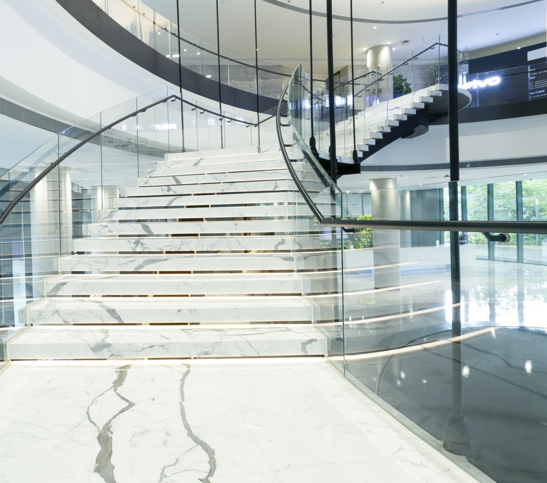 5. Calacatta Marbel Stairs Design