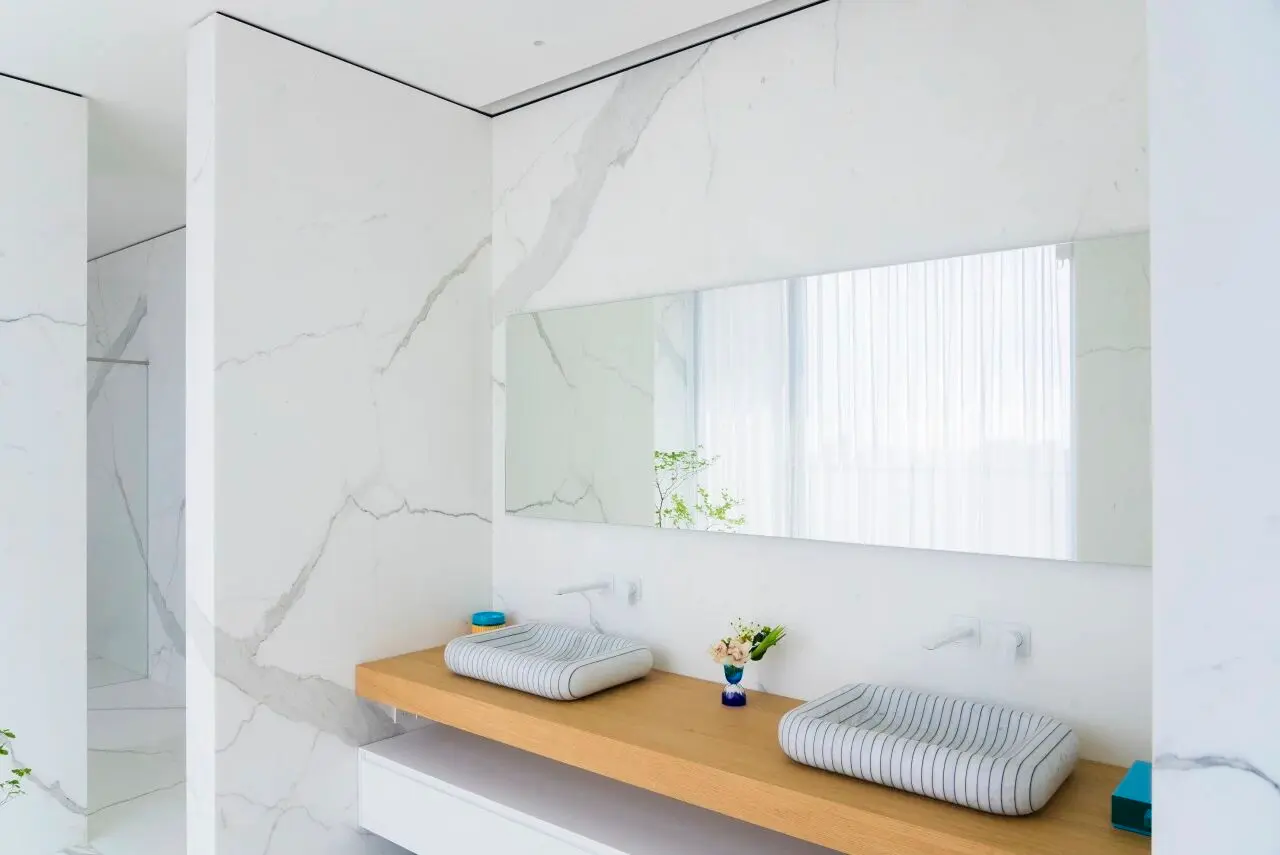 8.Calacatta marble bathroom wall (2)