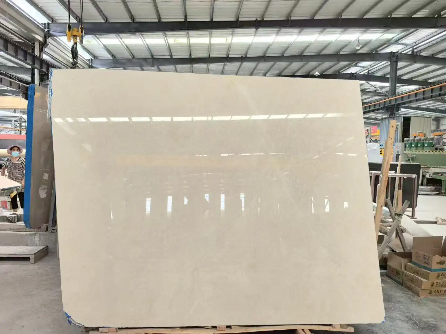 Cream Uno Marble Slab Surface