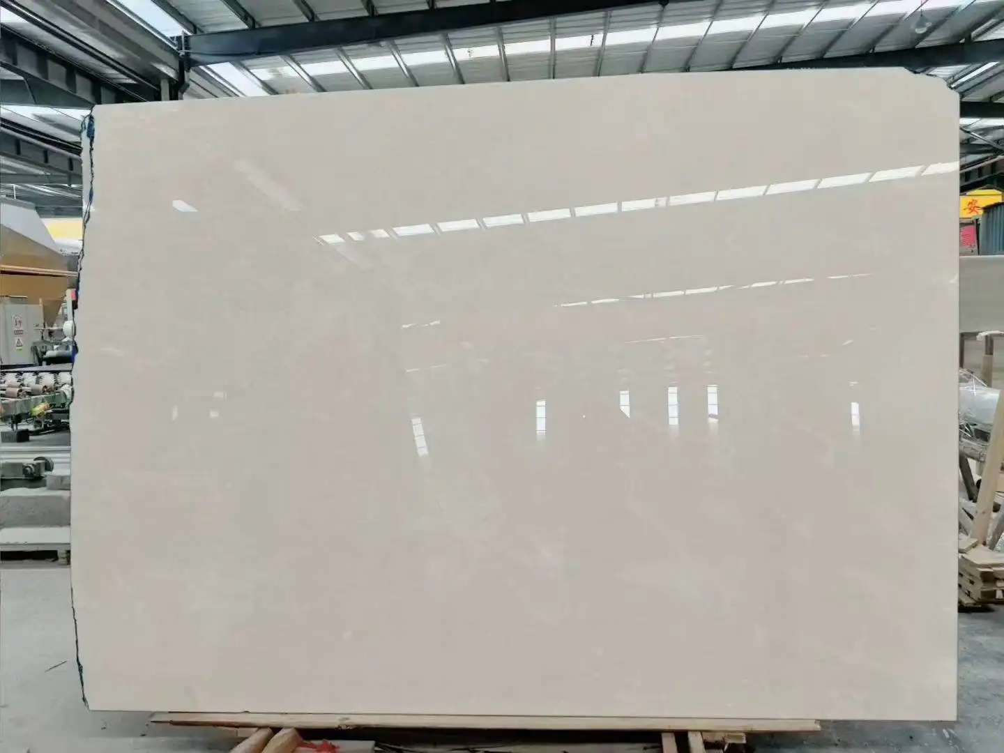 Cream Uno Marble Slabs in Factory Stock