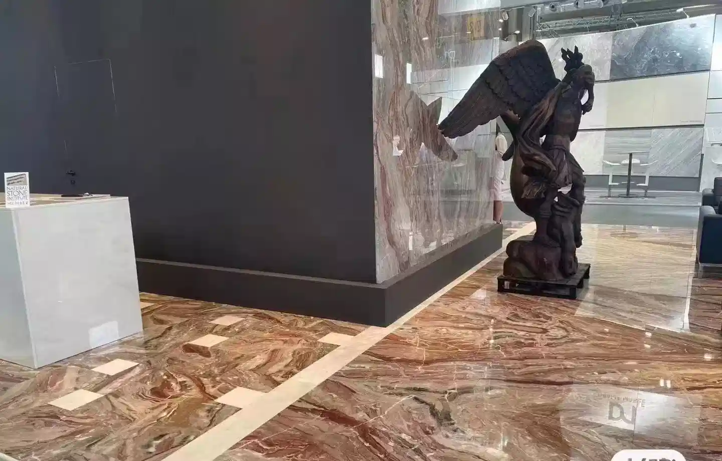 Orobico Rosso Showroom Floor Design